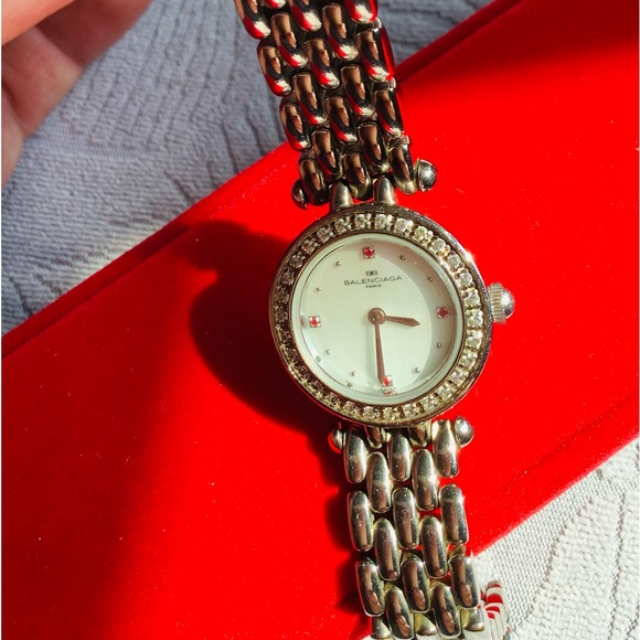 Beautiful 💖 BALENCIAGA💖 watch for lady🌹 - Picture 3 of 12